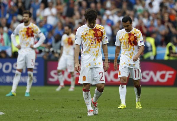 La selección regresa en silencio a Madrid tras la eliminación de la Eurocopa