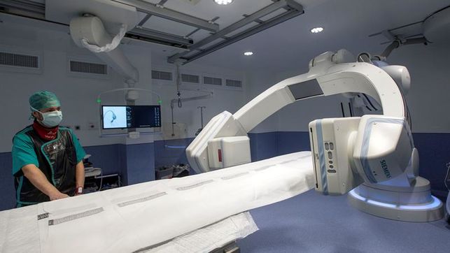 Implantan por primera vez en España una válvula aórtica humana sin células