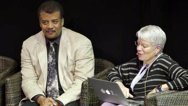 deGrasse: los extraterrestres con inteligencia nos verían como bebés o mascotas