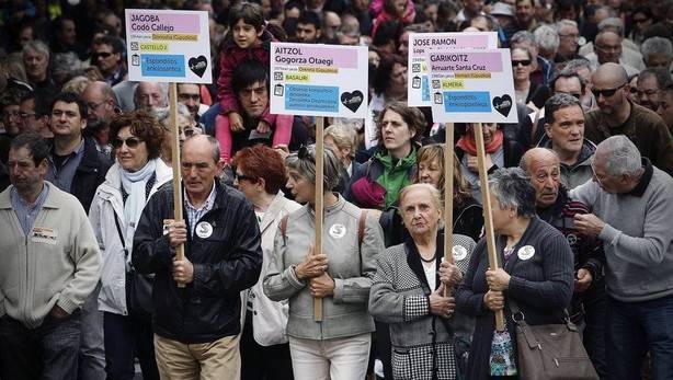 Sare insta al fin de la dispersión de presos y a derogar leyes de excepción