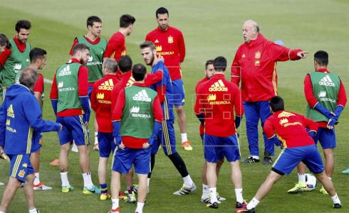 Cita de buen fútbol en Burdeos por evitar a Italia en octavos
