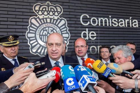 Fernández Díaz dice ser «la víctima» y niega que Rajoy supiera de las conversaciones