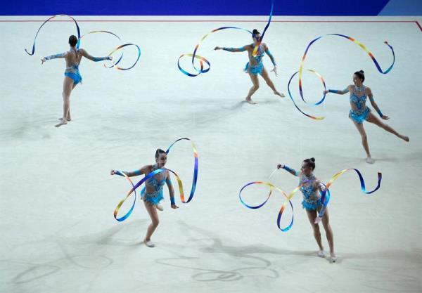 España se cuelga la plata en 3 mazas y 2 aros y el bronce en 5 cintas