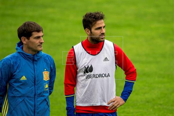 Casillas, Piqué, Iniesta y Morata, titulares contra Corea del Sur
