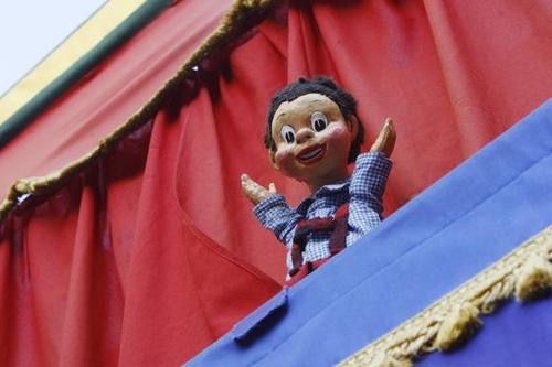 La plaza de la Libertad acogerá a mediodía y por la tarde 17 espectáculos de marionetas en castellano y en euskera durante los próximos Sanfermines 