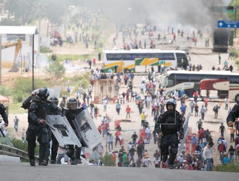 Asesinan a un periodista mientras cubría el conflicto de maestros en el sur de México