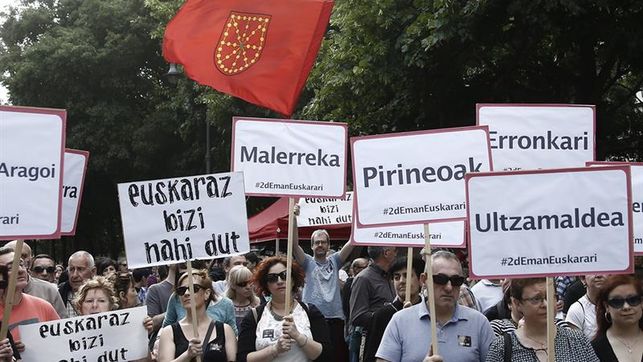 Bildu participa en la manifestación del ‘Kontseilua’ a favor del ‘euskera’ en Pamplona