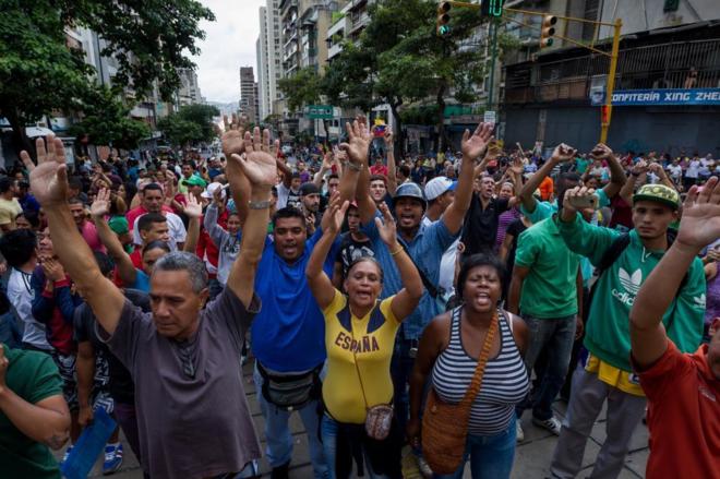 La oposición venezolana convoca nuevas protestas por el revocatorio de Maduro