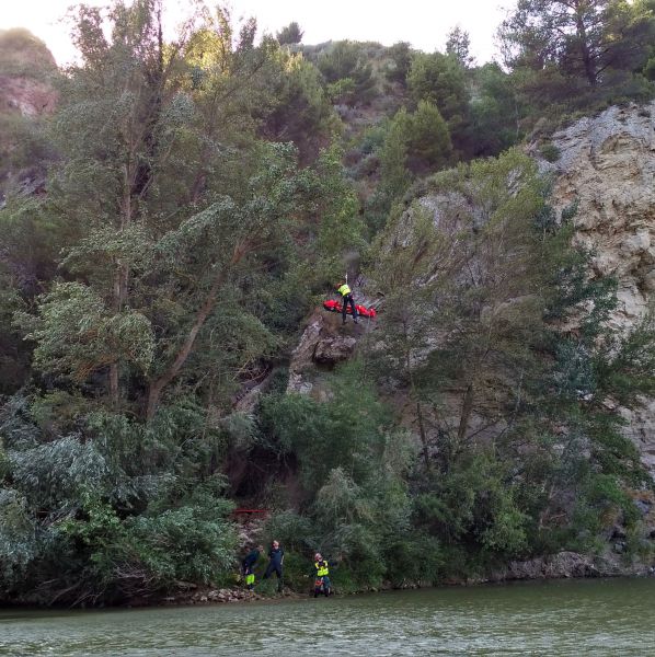 Herido grave un hombre al precipitarse por un talud en Puente la Reina (Navarra)