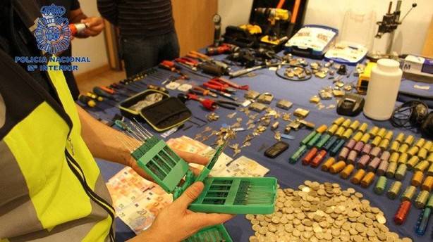 Desarticulado un grupo que robaba máquinas expendedoras en hospitales