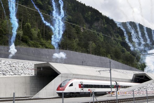 Inaugurado el túnel más largo y profundo que atraviesa los Alpes