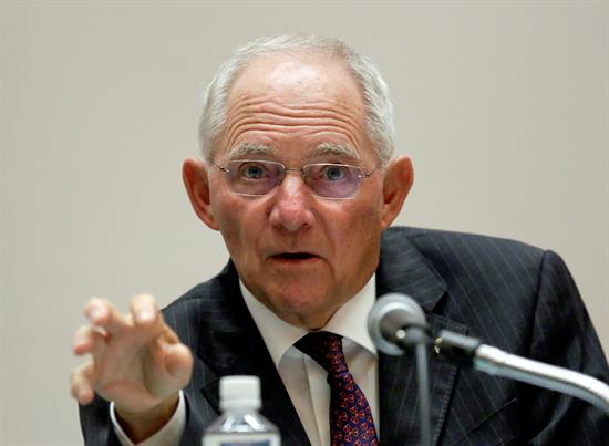 Schäuble: Si la CE no actua habrá que buscar soluciones intergubernamentales