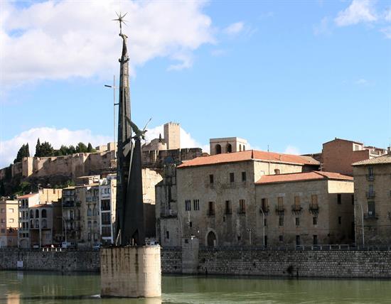 Un juez decidirá finalmente si se retira el monumento franquista de Tortosa