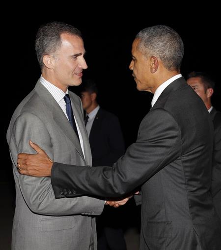 Obama comienza su visita a España con el Rey en el Palacio Real
