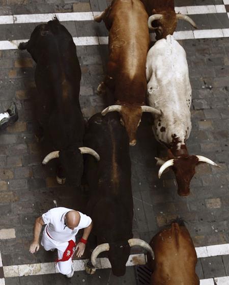 Quinto encierro de San Fermín 2016 muy rápido y limpio