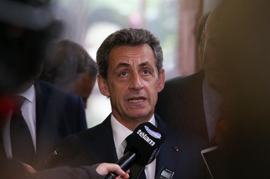 Sarkozy reclama una firmeza y una vigilancia excepcional ante la «guerra»