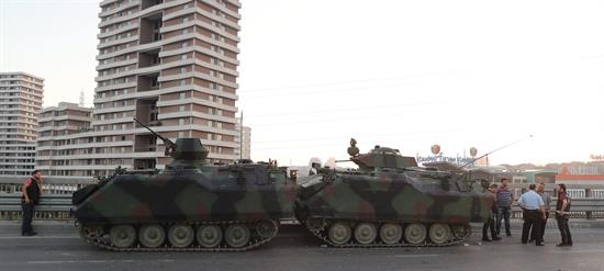 Al menos 90 muertos y más de 1.000 heridos durante la intentona golpista en Turquía