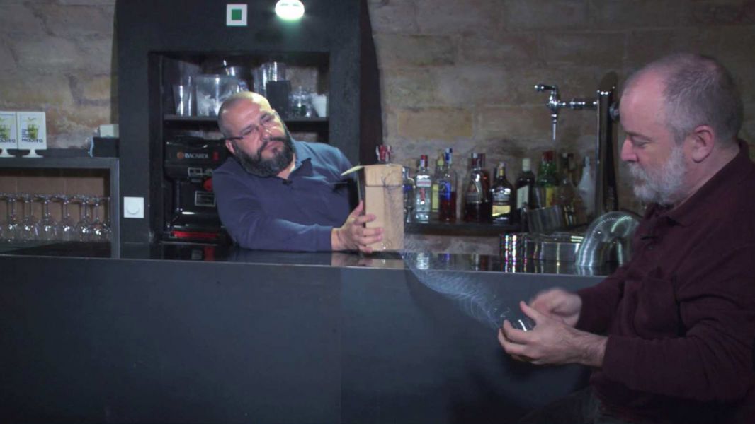 El nuevo vídeo de la serie divulgativa de la UPNA “Ciencia en el bar” explica qué son las ondas