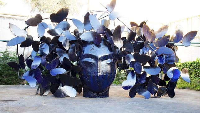 Monumentales cabezas femeninas de Valdés poblarán la parisina plaza Vêndome