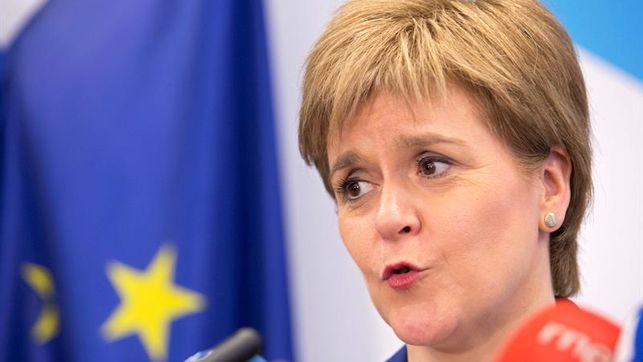 El Parlamento escocés rechaza por amplia mayoría el acuerdo del 