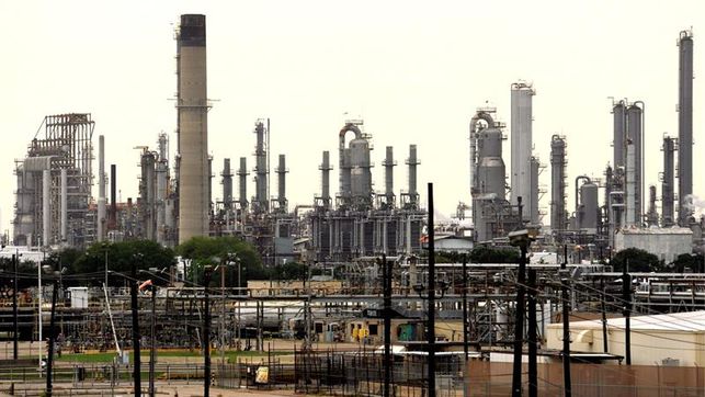 El petróleo de Texas sube un 0,6 % y cierra en 45,41 dólares el barril
