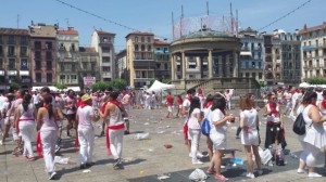 Investigan otra denuncia por agresión sexual en la Plaza del castillo