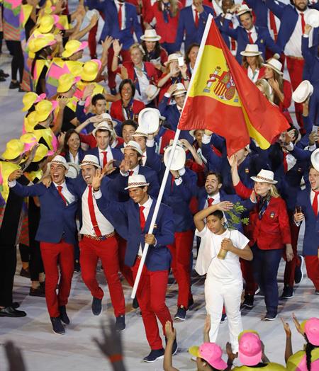 La sonrisa de Rafa Nadal guía al equipo español