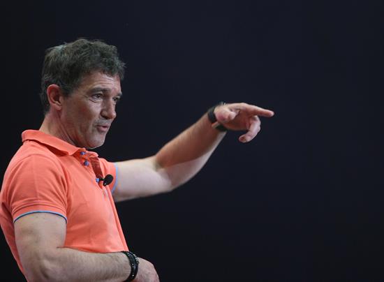 Antonio Banderas al PSOE: Con la abstención no se apoya la política del otro