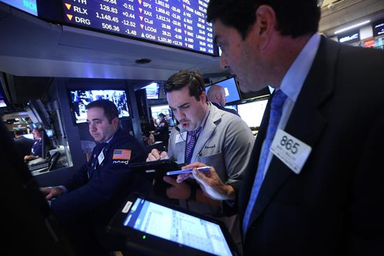 Wall Street cierra mixto y el Dow Jones retrocede un 0,24 %