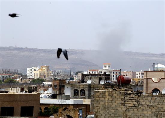Al menos 37 personas mueren en un bombardeo árabe en la capital yemení