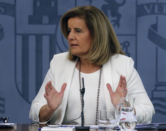 La ministra de Empleo asume los asuntos de Sanidad en sustitución de Alonso