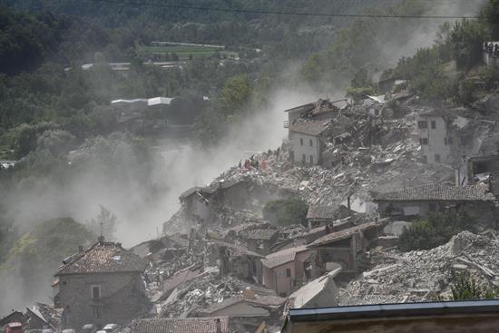 Al menos 247 muertos tras el devastador terremoto del centro de Italia