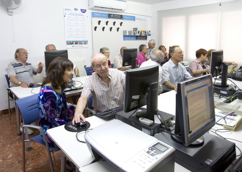 ”la Caixa” impulsa en Navarra un proyecto de desarrollo personal para personas mayores