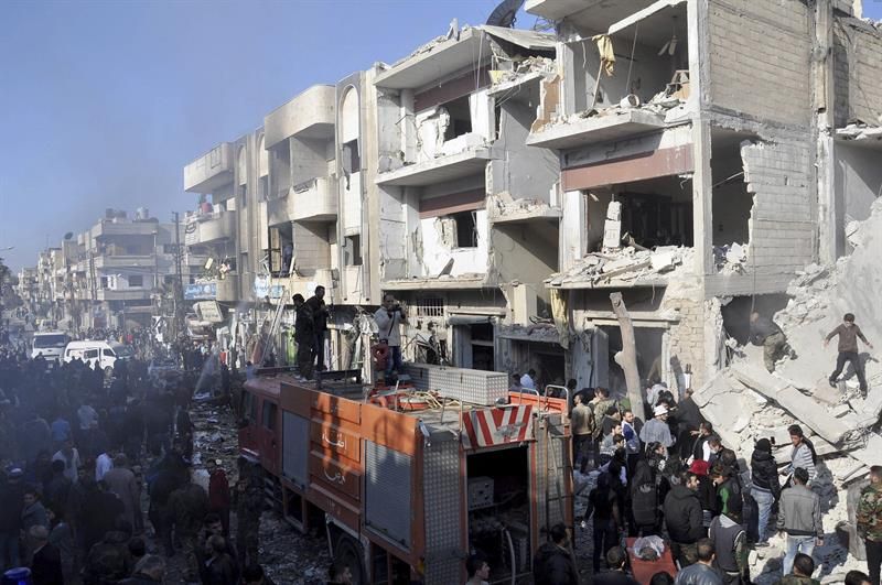 Al menos 30 muertos en bombardeos rusos contra la ciudad siria de Al Raqa