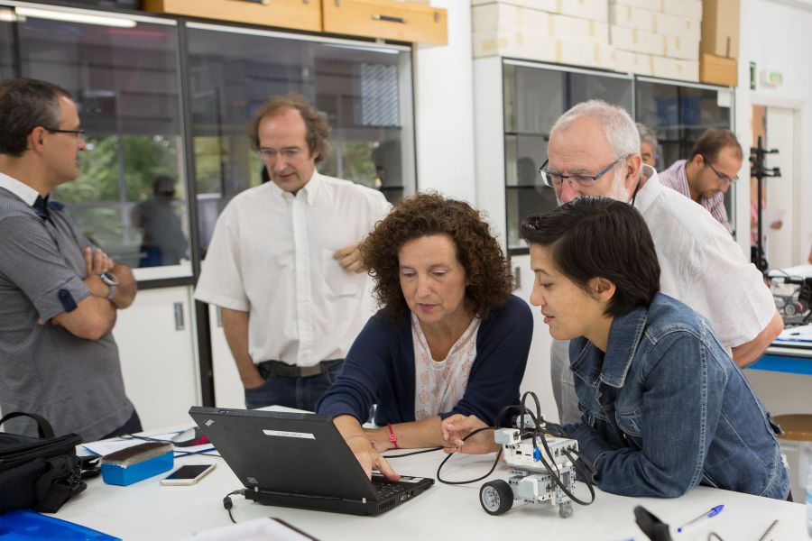 Campus Internacional de Robótica Educativa de la UPNA y el Planetario de Pamplona