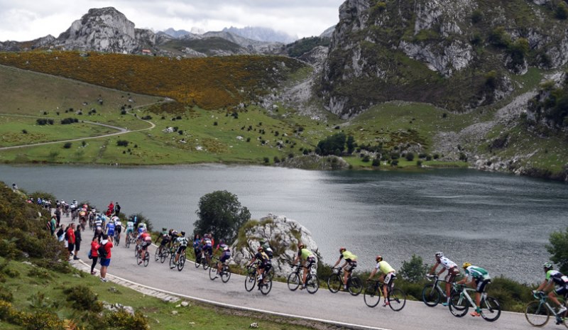 E. Unzúe: «Los Lagos son muy importantes junto al Aubisque y la contrarreloj»