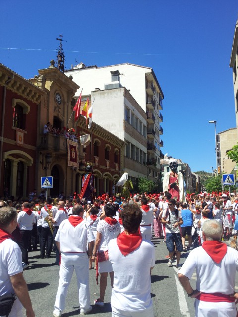 fiestas Estella- Bajadica-Puy-bajadica de las chicas en Estella 2016.jpg 2