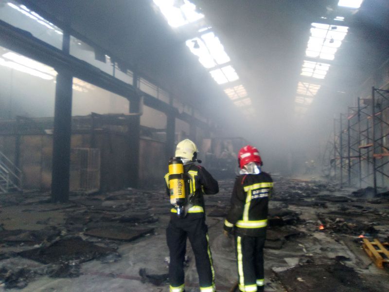 Un incendio causa considerables daños en la nave de una antigua fábrica de Alsasua, sin provocar heridos