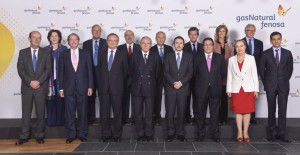 la fila superior, de izquierda a derecha: Helena Herrero Starkie; Alejandro García-Bragado; Xabier Añoveros Trías de Bes; Enrique Alcántara-García Irazoqui; Mario Armero; Cristina Garmendia Mendizábal; y Luis Suárez de Lezo. En la fila inferior, de izquierda a derecha: Miguel Martínez San Martín; Francisco Belil Creixell; Rafael Villaseca; Isidre Fainé; Josu Jon Imaz; Ramón Adell Ramón; Benita María Ferrero Waldner; y Rajaram Rao.