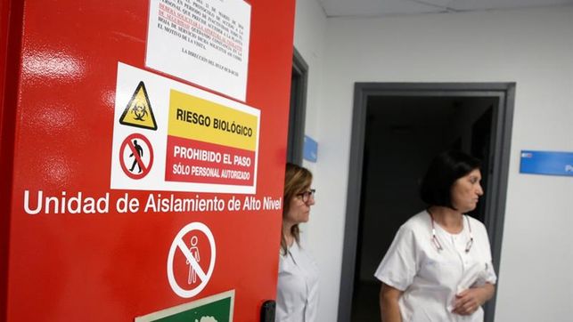 Ingresado en aislamiento un hombre al que investigan por fiebre hemorrágica en Madrid