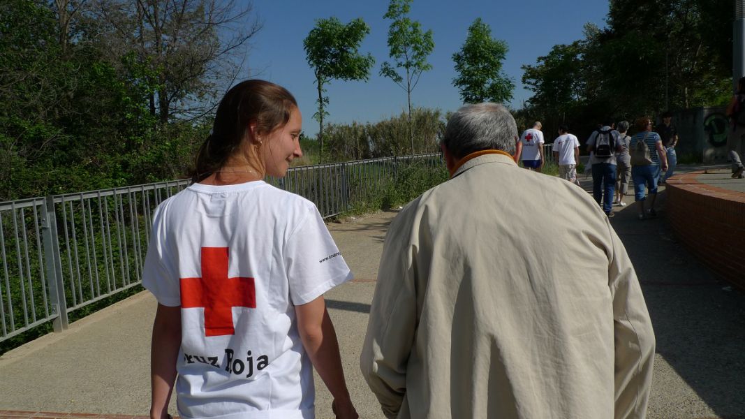 Cruz Roja atiende a más de 7500 personas mayores cada año