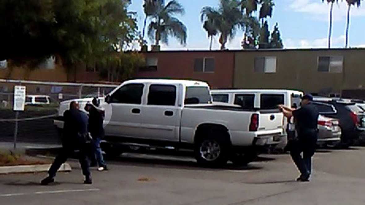 Un policía de California mata a un afroamericano que le apuntó con las manos