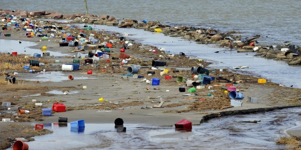 El Mediterráneo acumula unas 1.455 toneladas de residuos plásticos