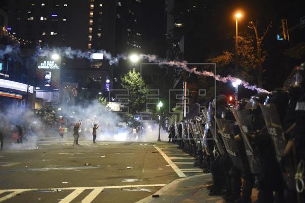 Decretado el toque de queda en Charlotte tras la muerte de un manifestante