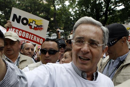 Uribe en Colombia denuncia a Maduro ante CPI por delitos internacionales