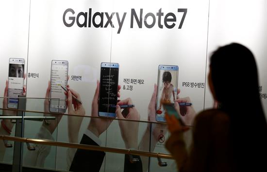 Samsung ofrece el recambio del Note 7 en los aeropuertos tras la prohibición para volar