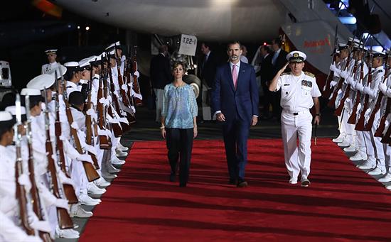 Felipe VI desea éxito a la Cumbre Iberoamericana a su llegada a Cartagena