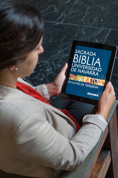 La Universidad de Navarra lanza una edición digital de la Biblia
