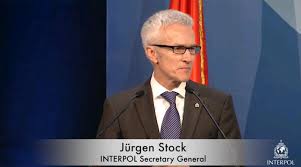 Interpol pide una mayor cooperación ante el regreso de terroristas extranjeros del EI