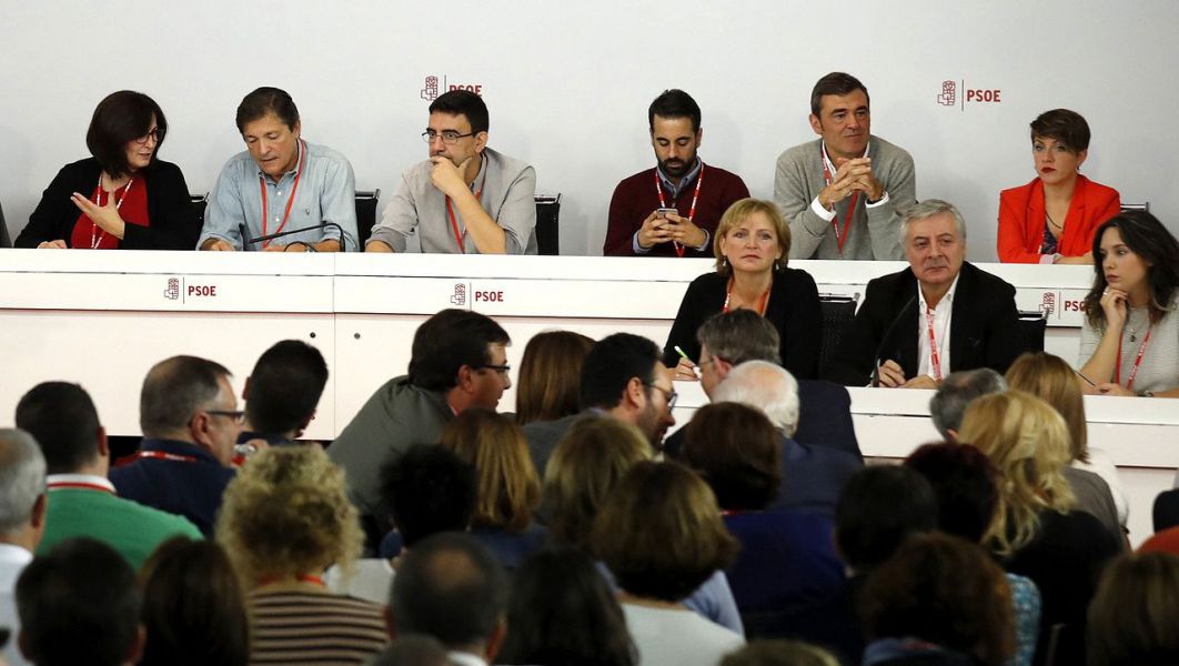 El Comité Federal del PSOE prevé consumar hoy el giro del no a la abstención